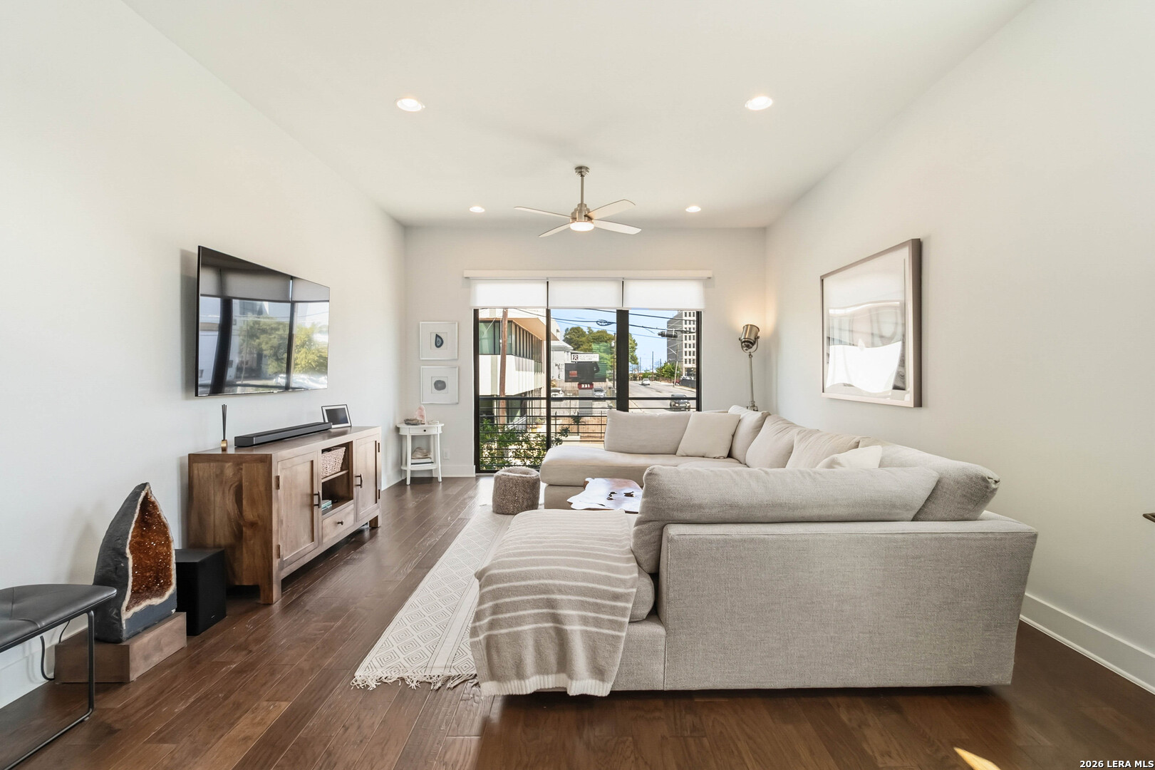 303 W Cypress Unit 101