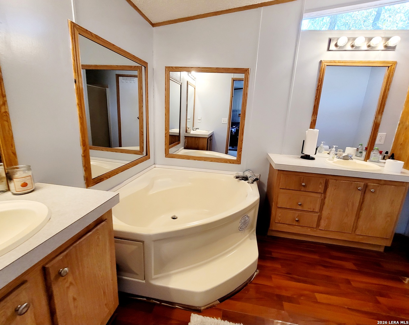 885 Brushy Creek