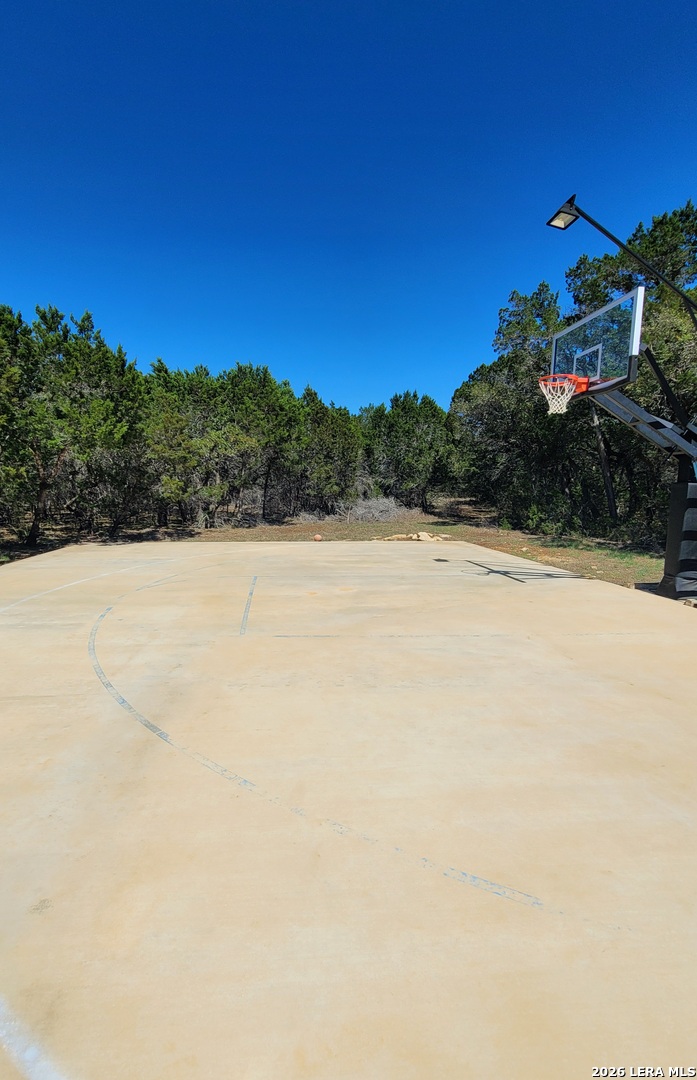 885 Brushy Creek