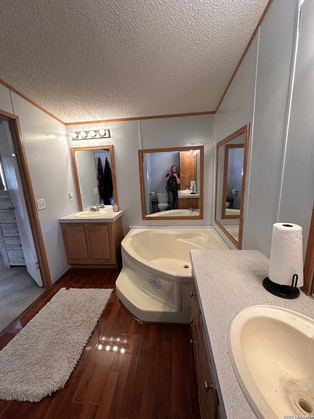 885 Brushy Creek
