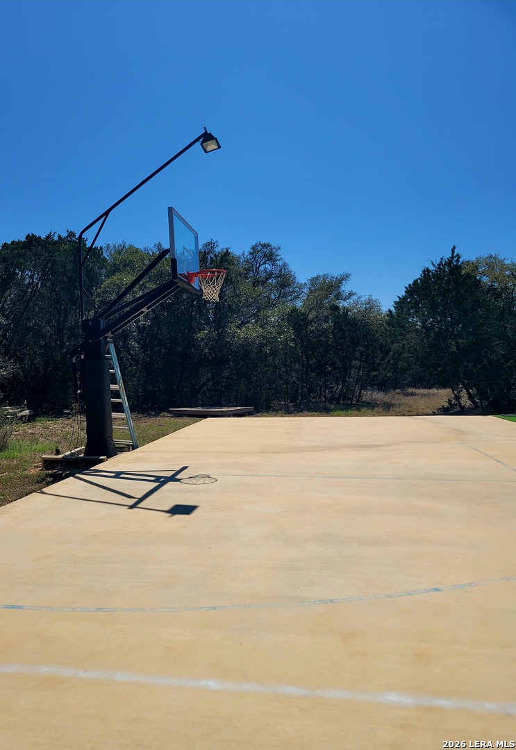 885 Brushy Creek
