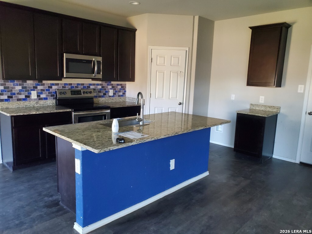 531 Pleasanton Spring