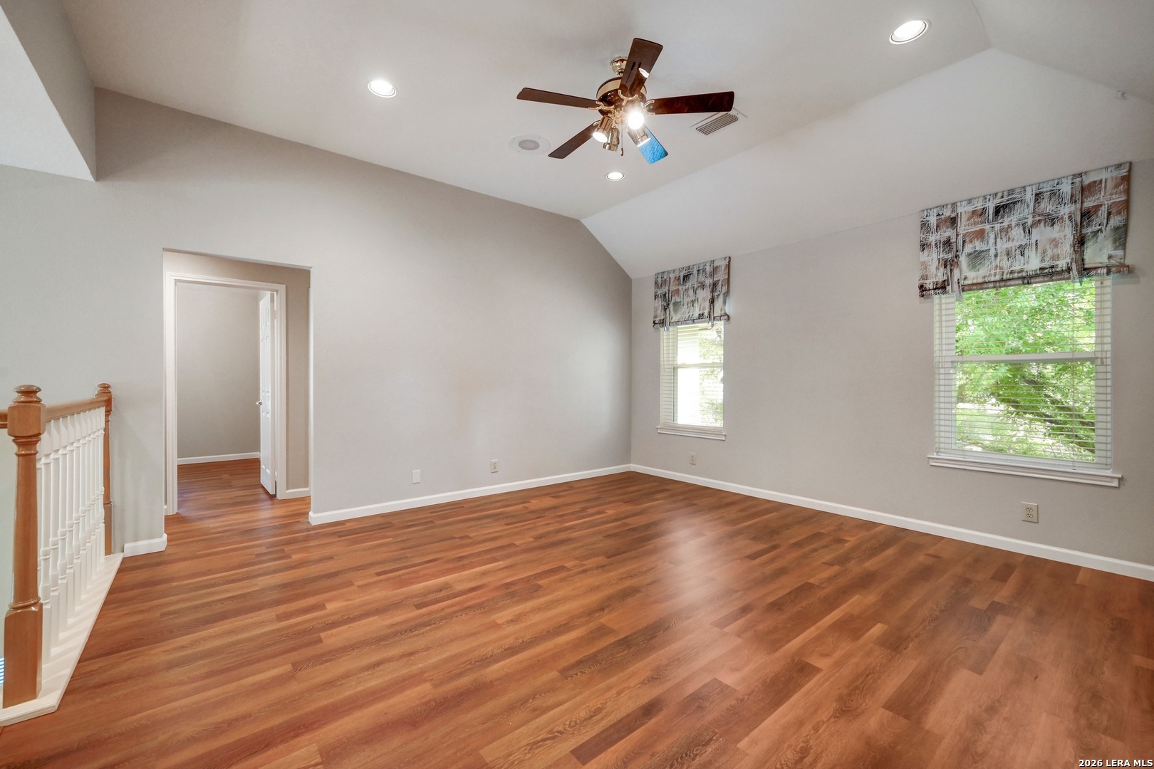 2051 Oak Mist