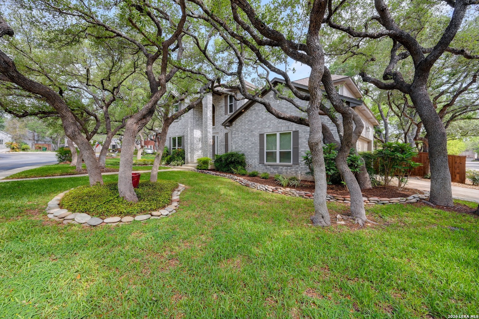 2051 Oak Mist