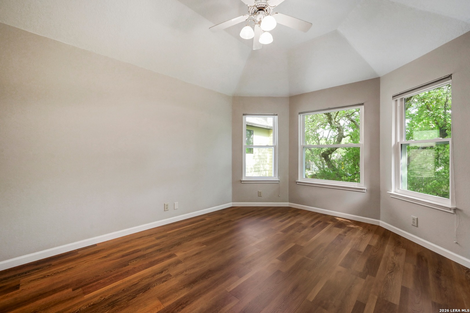 2051 Oak Mist