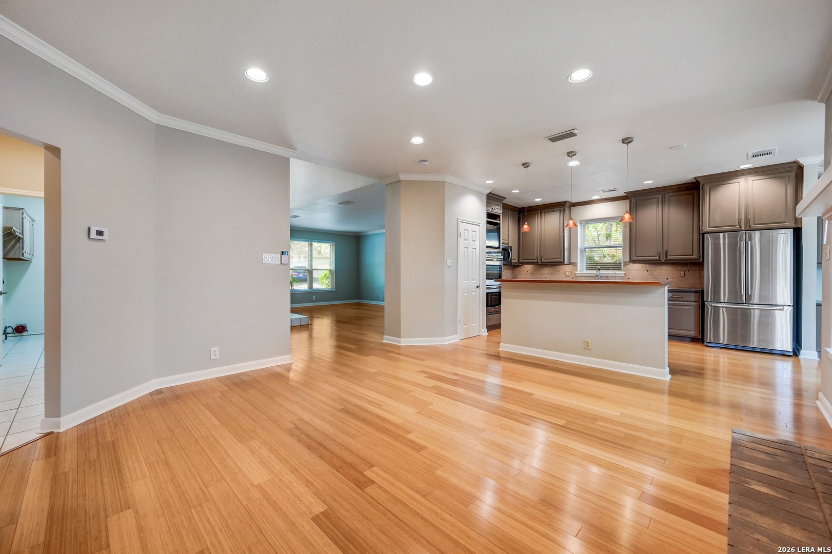 2051 Oak Mist
