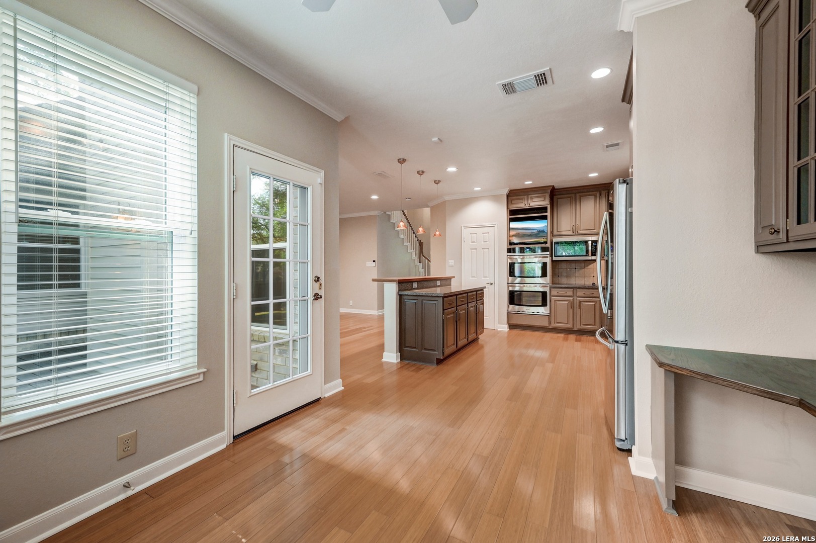 2051 Oak Mist