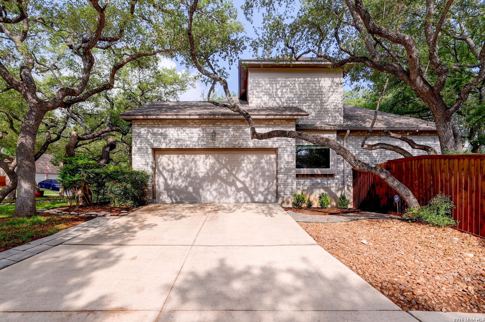 2051 Oak Mist