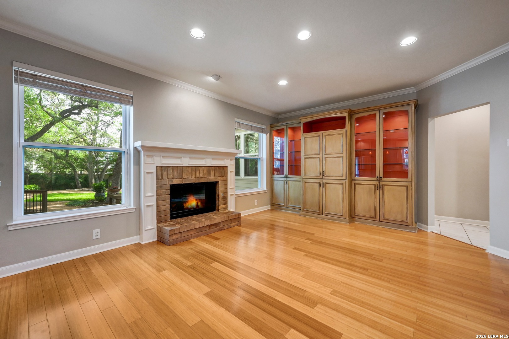 2051 Oak Mist