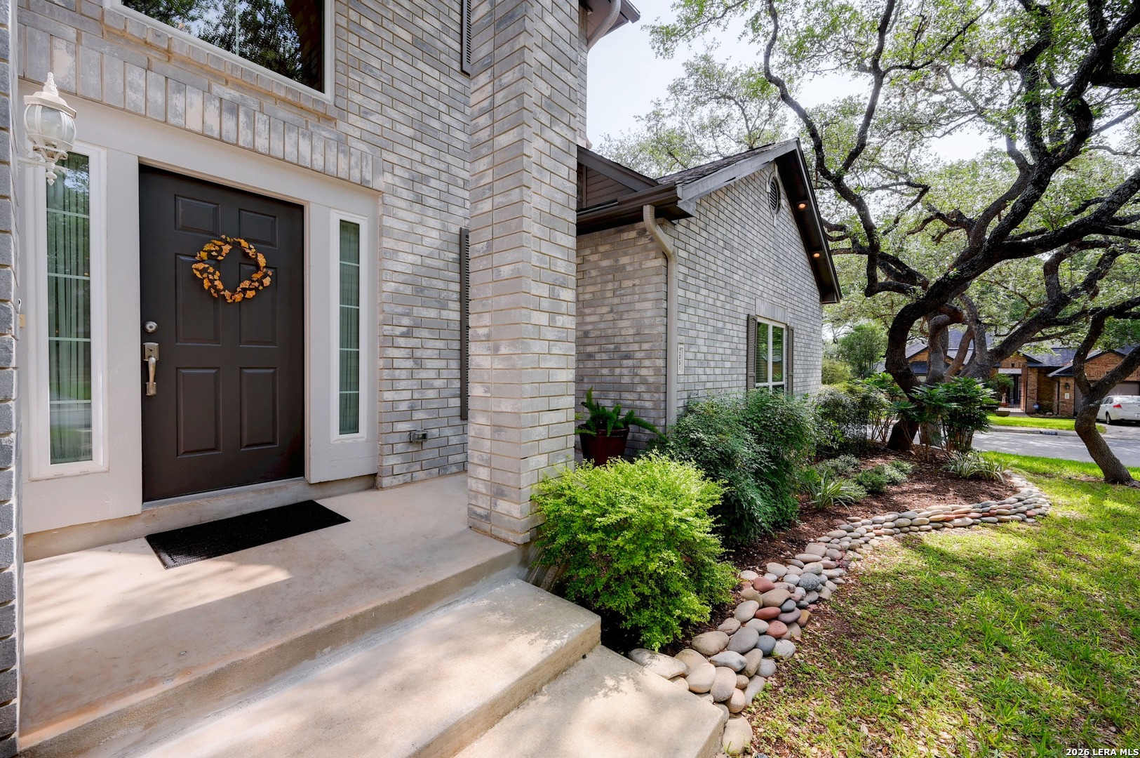 2051 Oak Mist