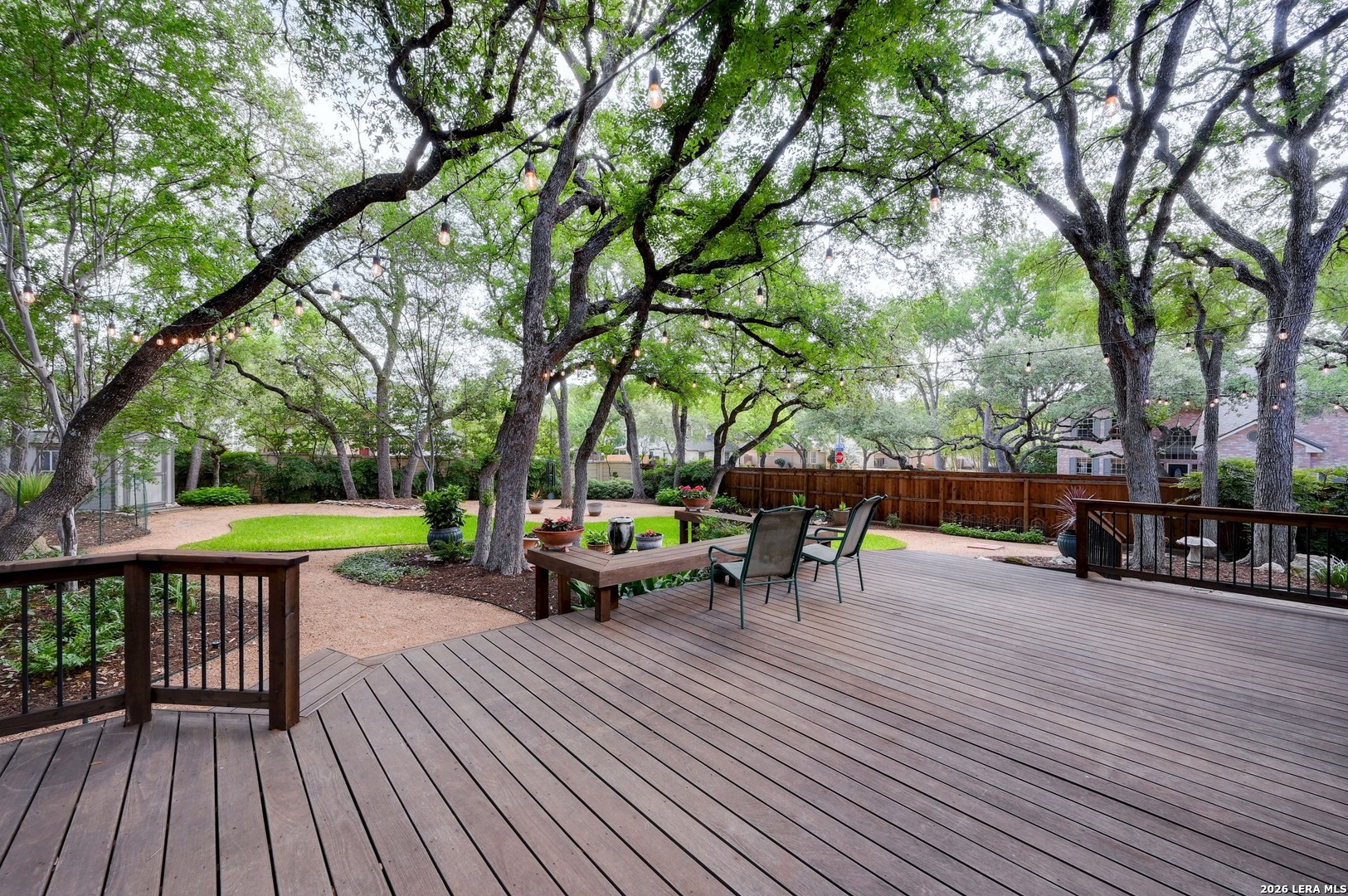 2051 Oak Mist
