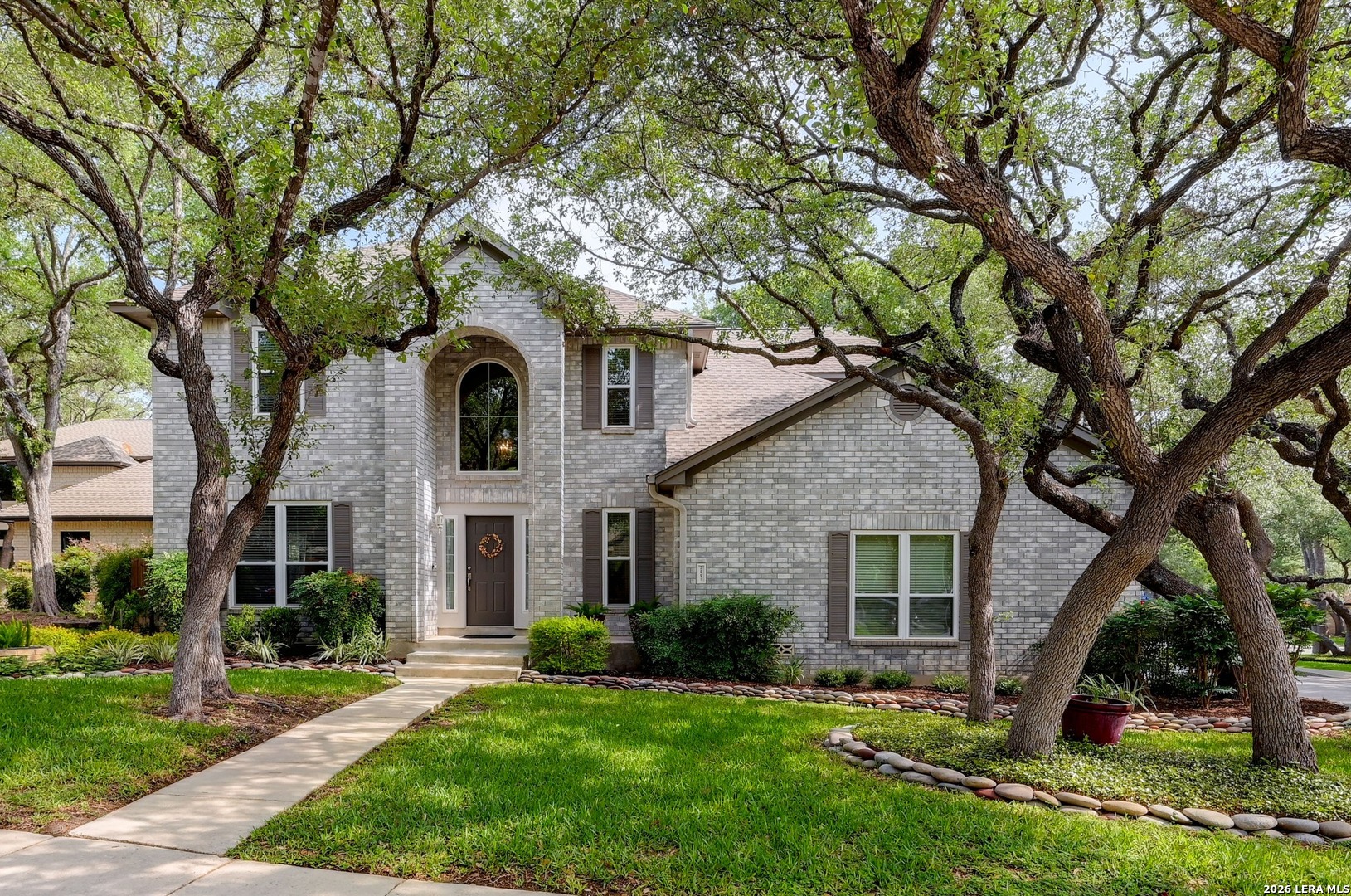 2051 Oak Mist