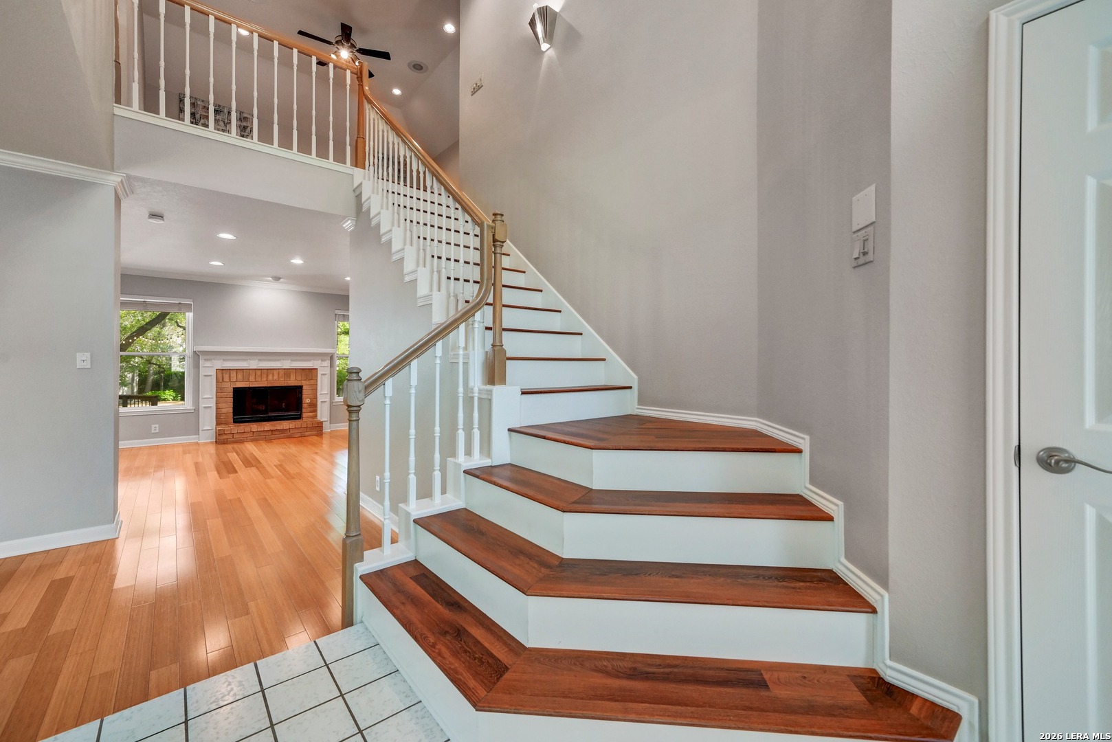2051 Oak Mist
