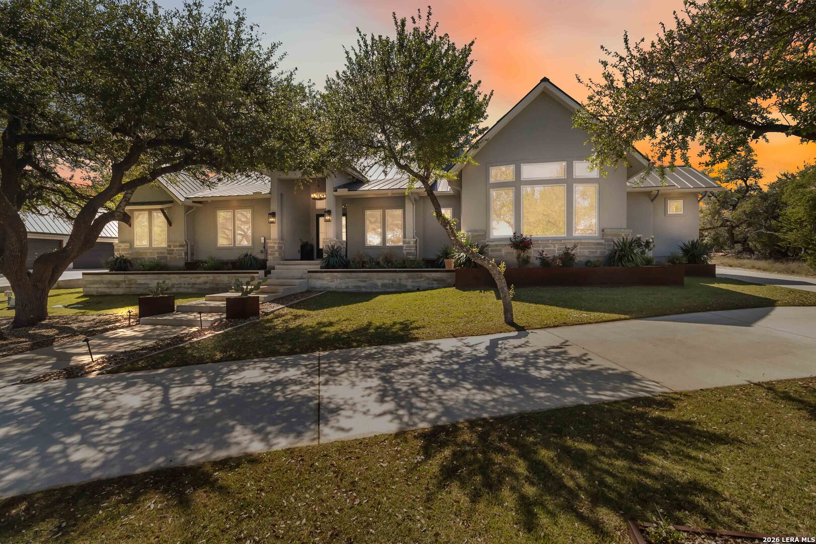922 MAXIMINO RIDGE RD