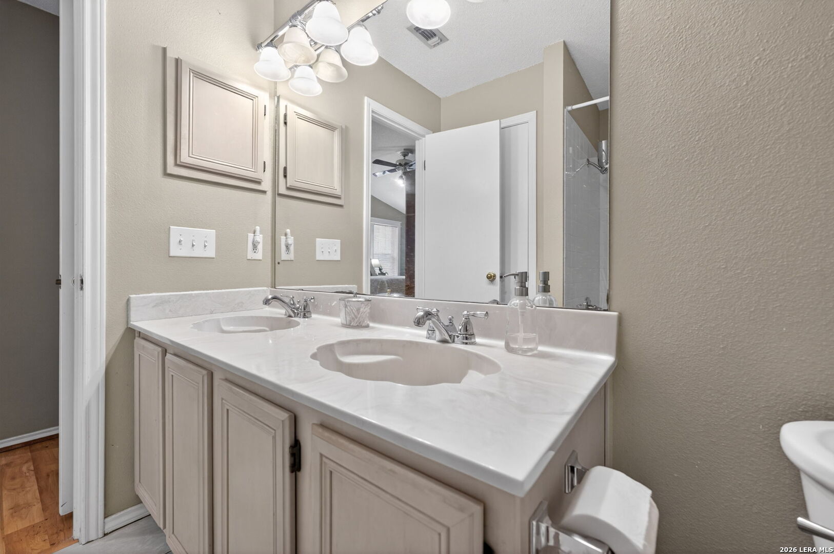 5763 Cedar Cove