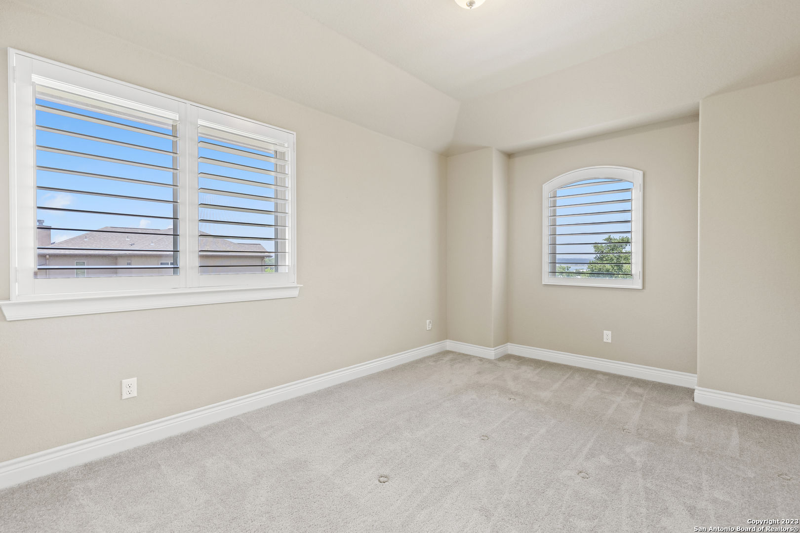 138 SCARLET CT