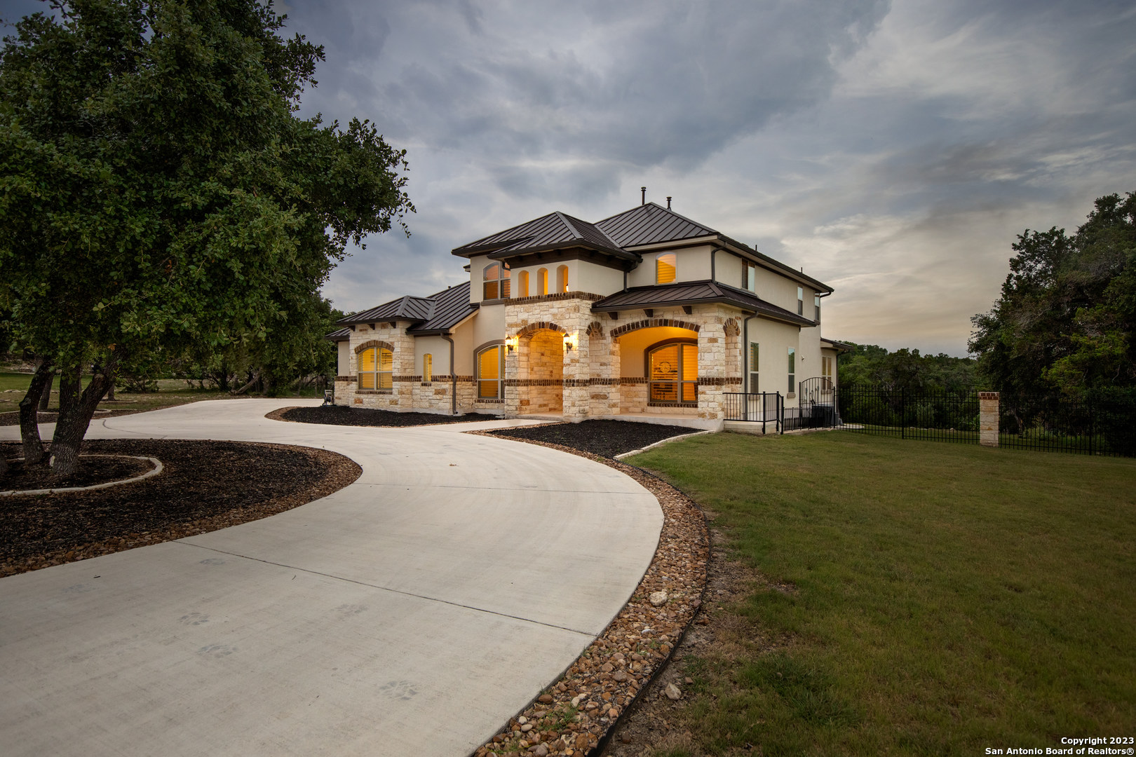 138 SCARLET CT