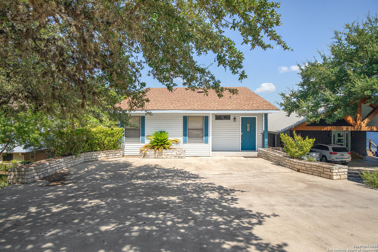 1021 Hillcrest Forest