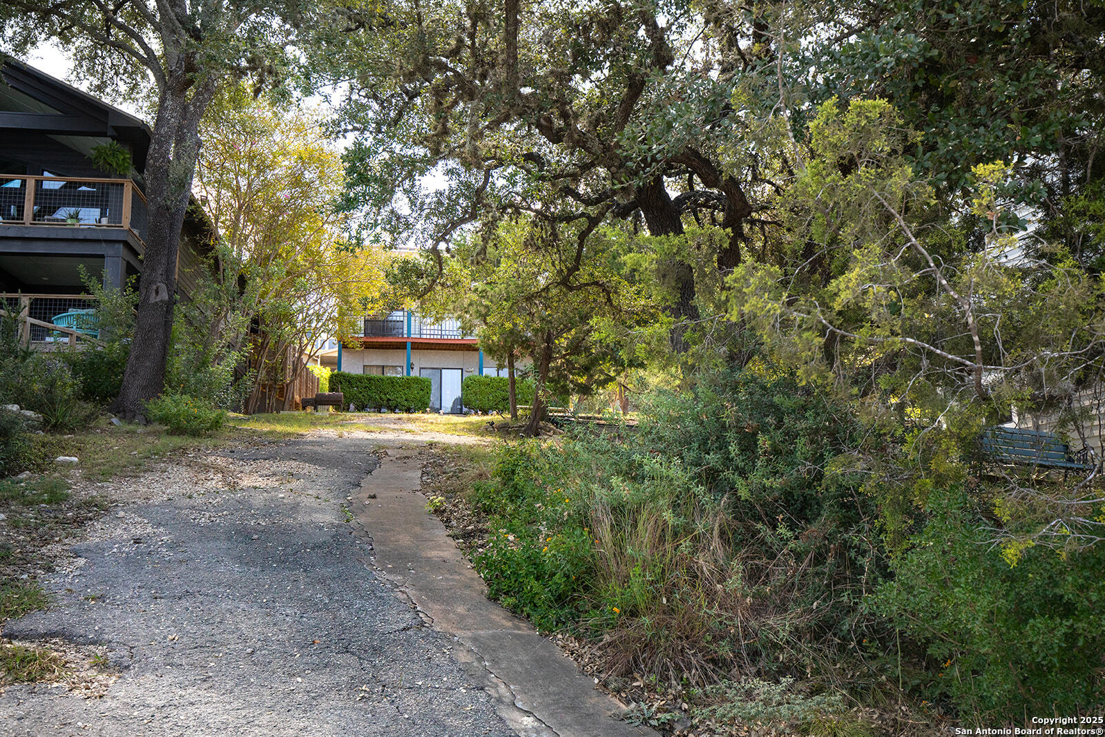 1021 Hillcrest Forest