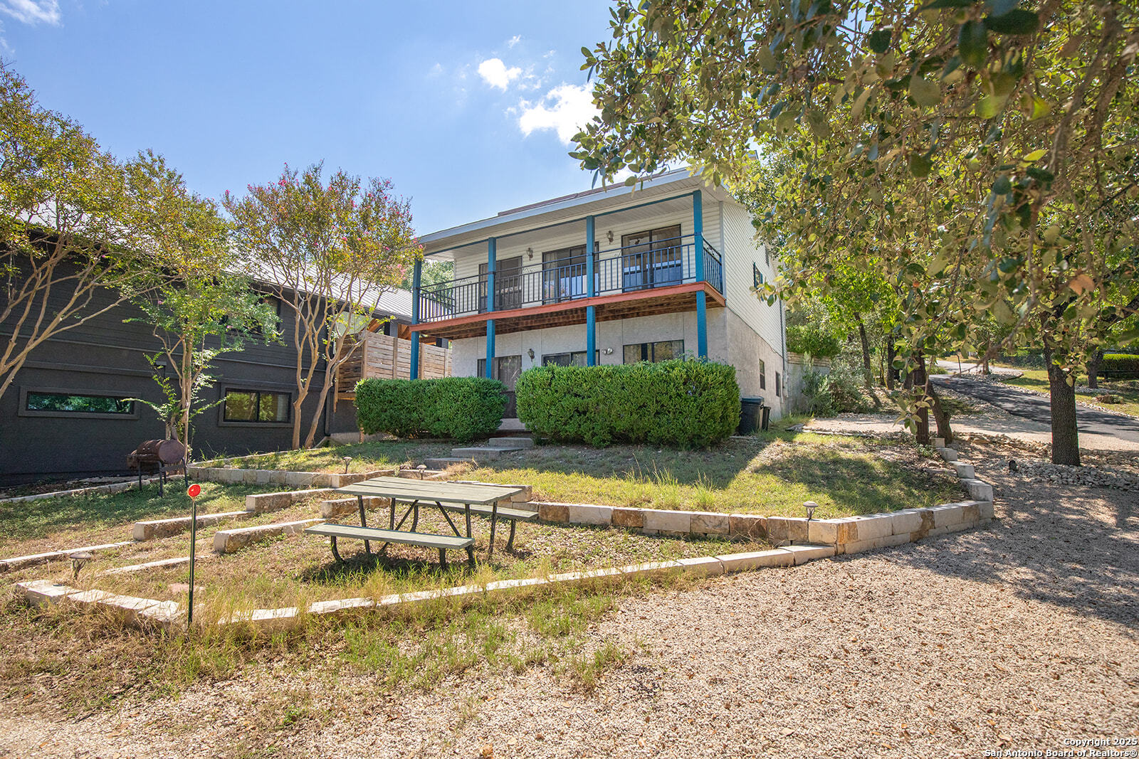 1021 Hillcrest Forest