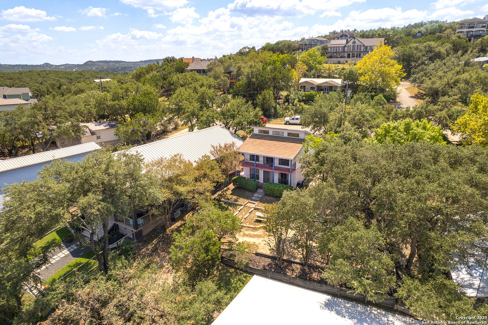 1021 Hillcrest Forest