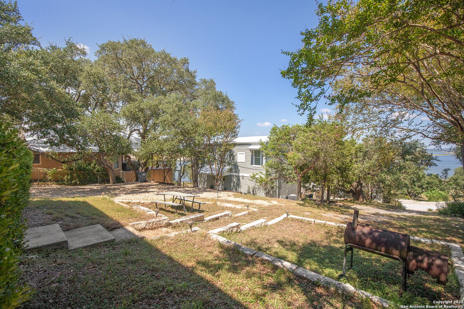 1021 Hillcrest Forest