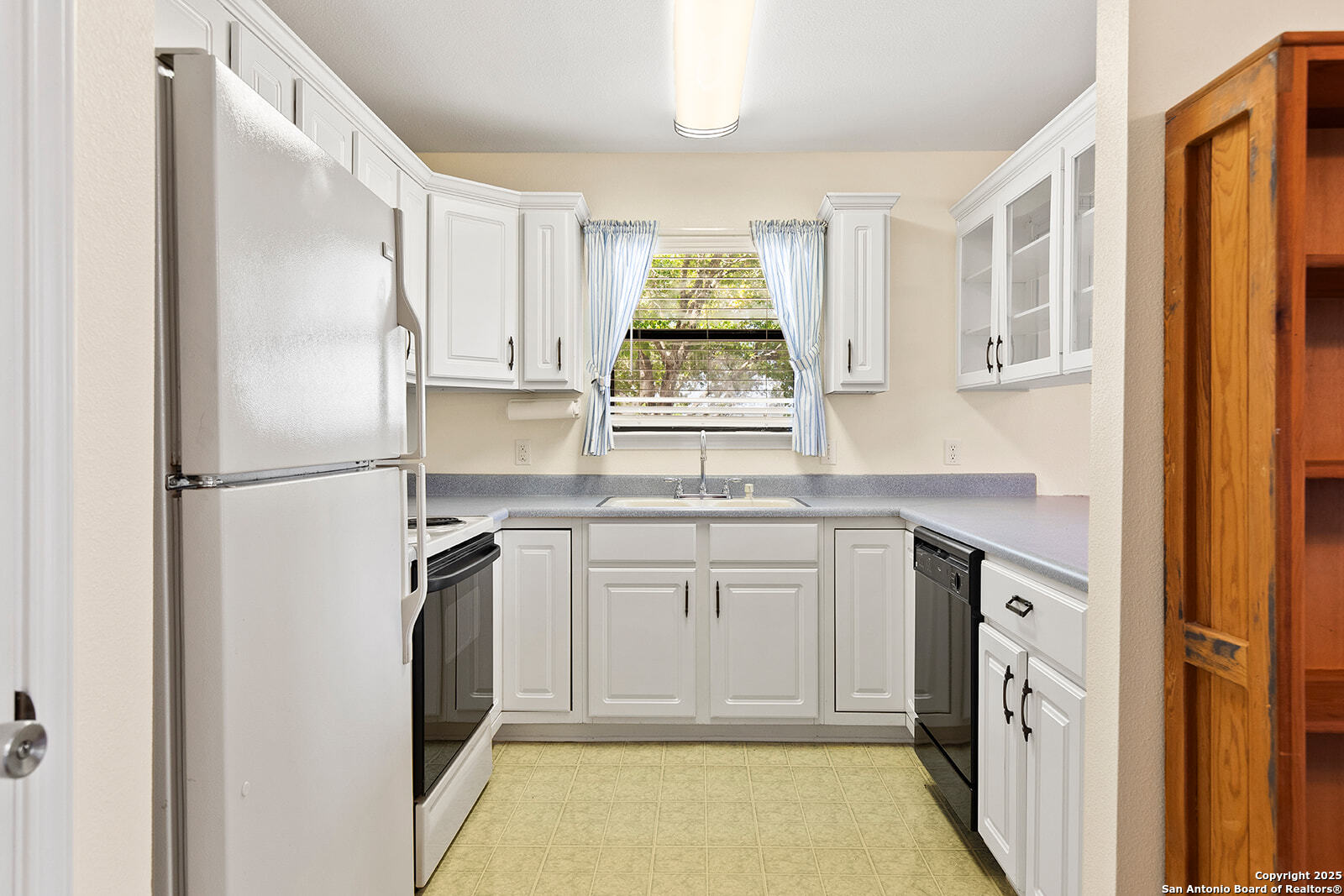 1021 Hillcrest Forest