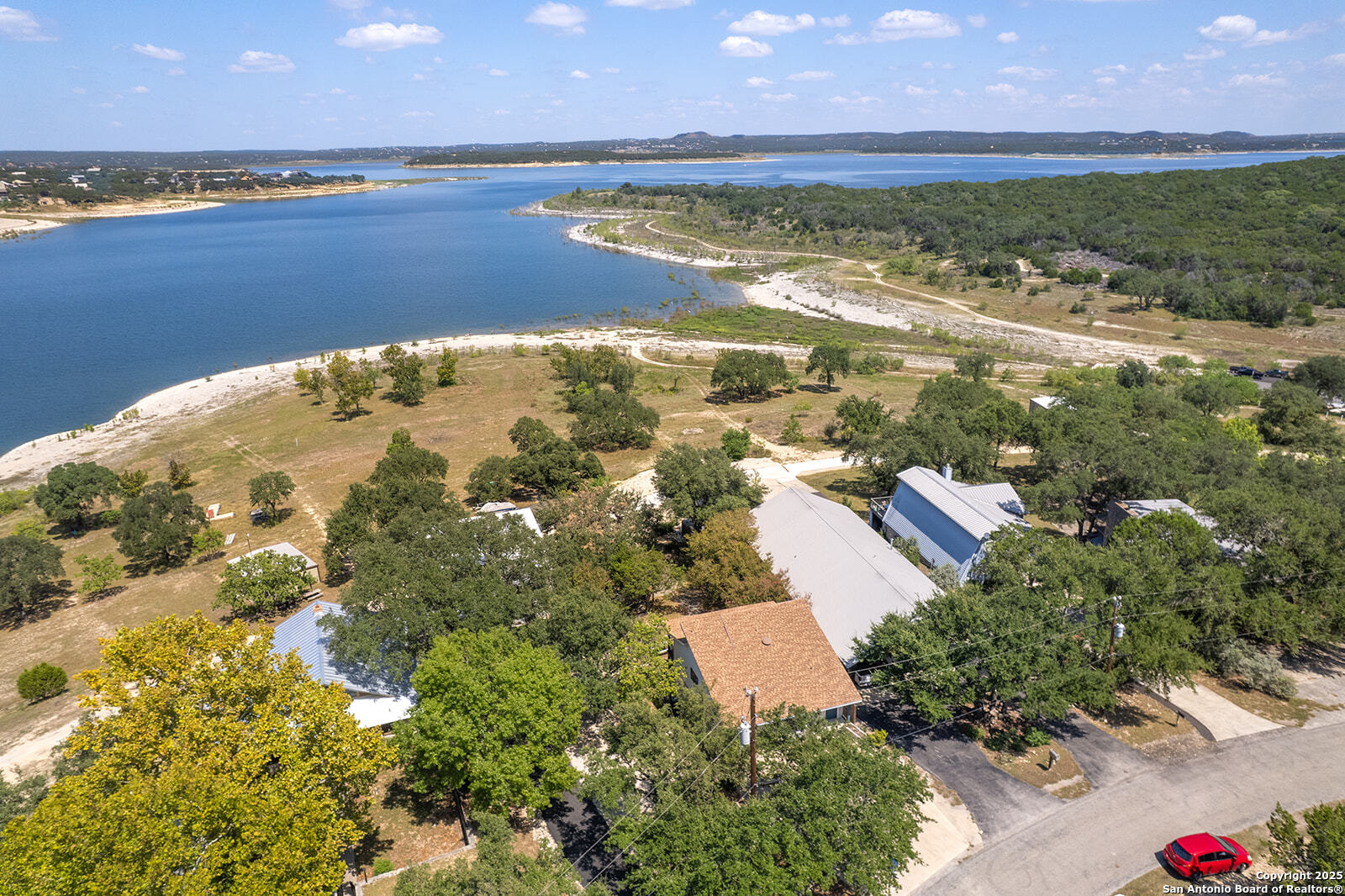 1021 Hillcrest Forest
