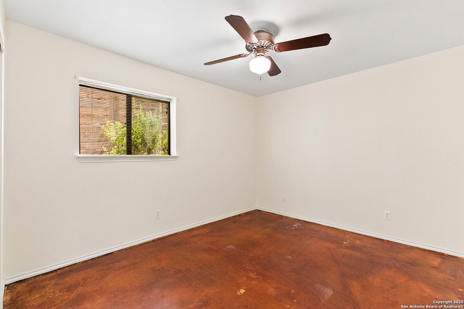 1021 Hillcrest Forest
