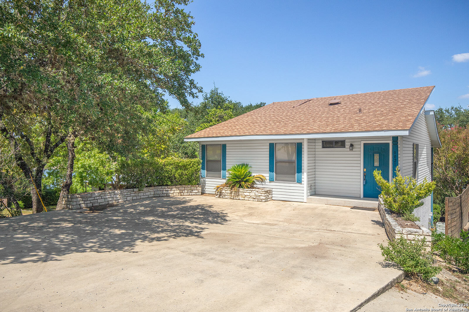 1021 Hillcrest Forest