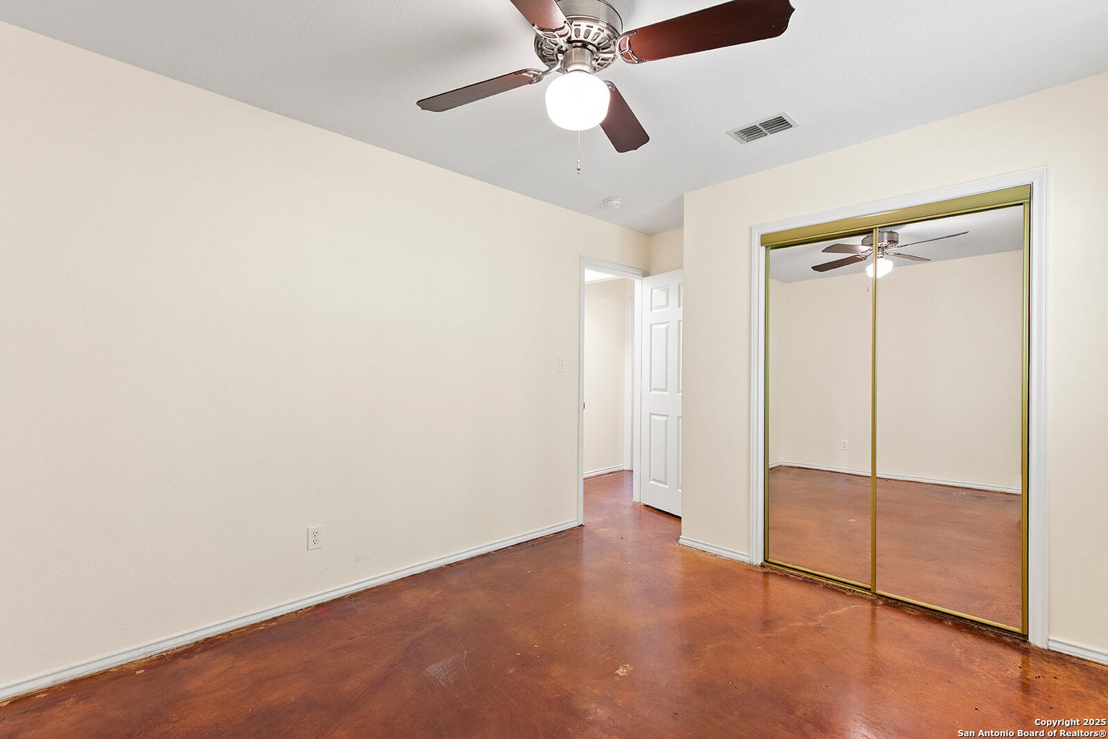 1021 Hillcrest Forest