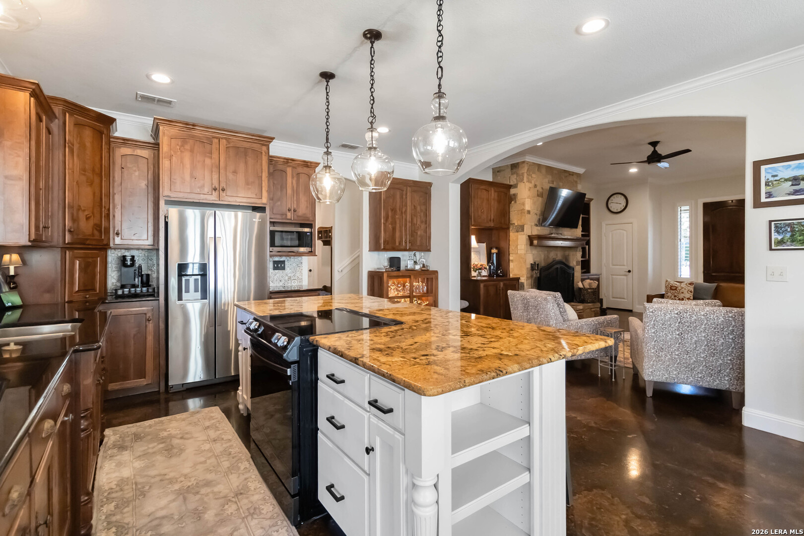 412 ELMWOOD DR