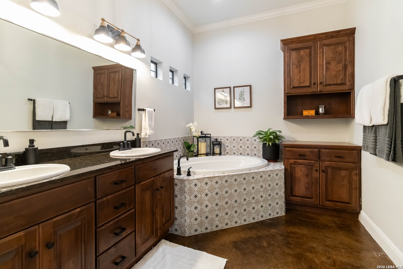 412 ELMWOOD DR
