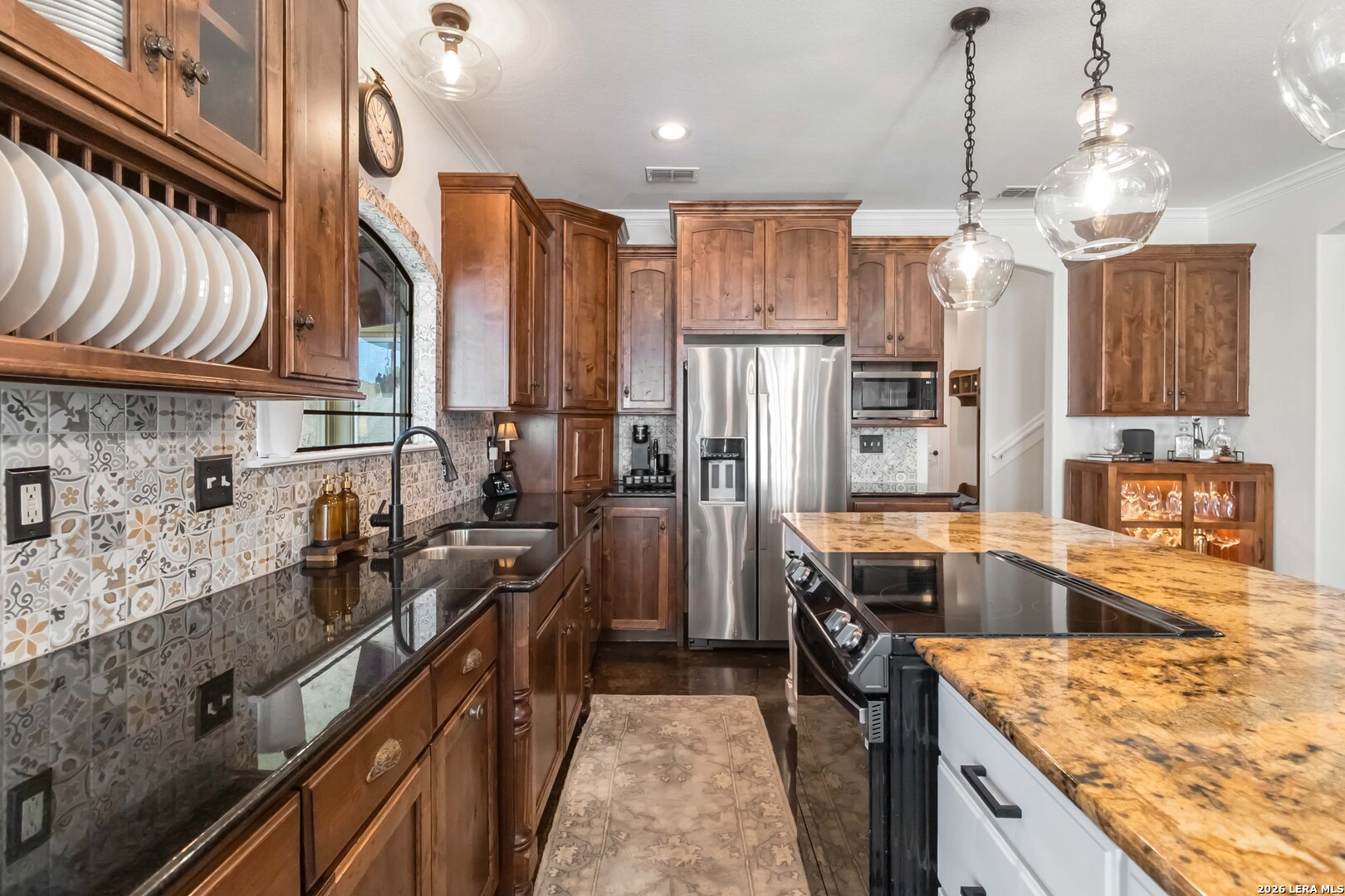 412 ELMWOOD DR