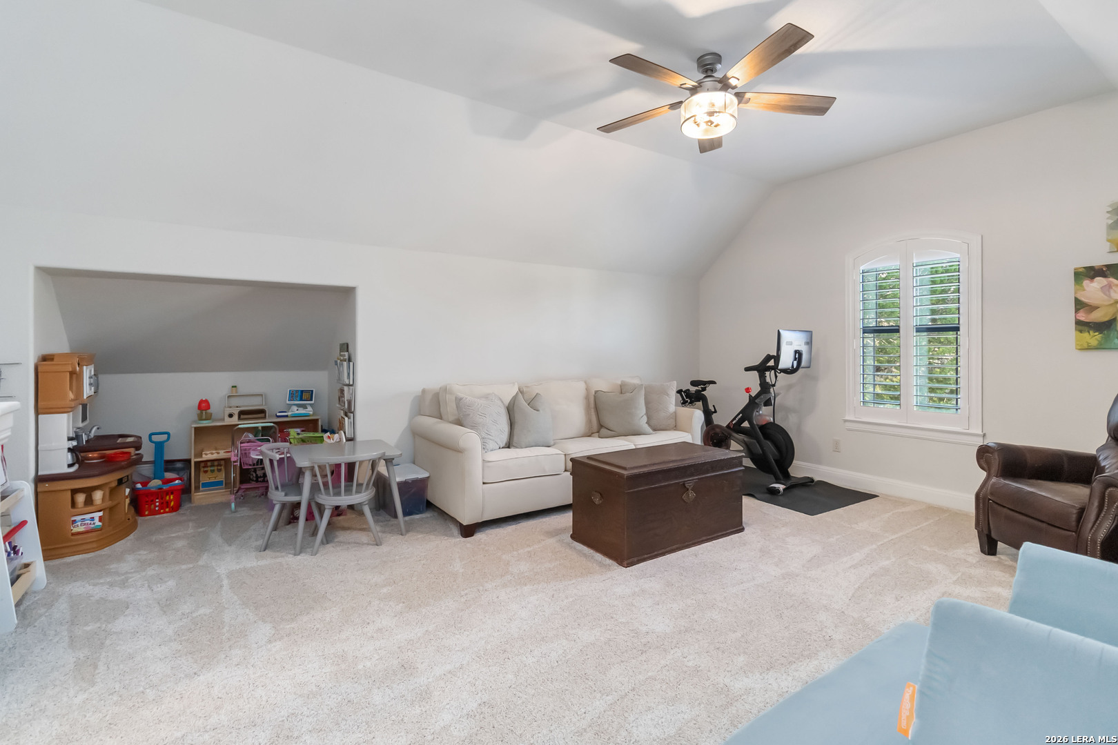 412 ELMWOOD DR
