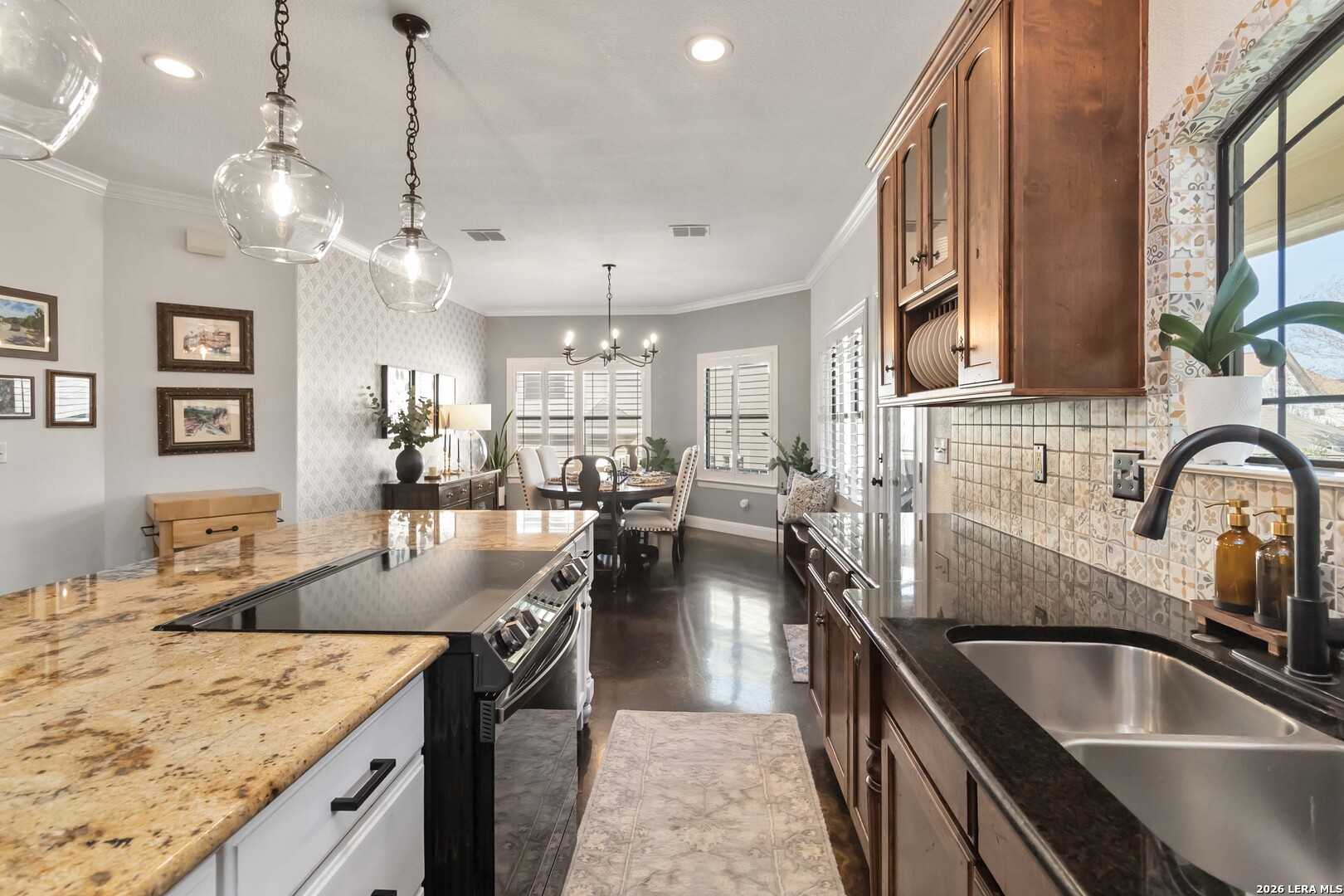 412 ELMWOOD DR