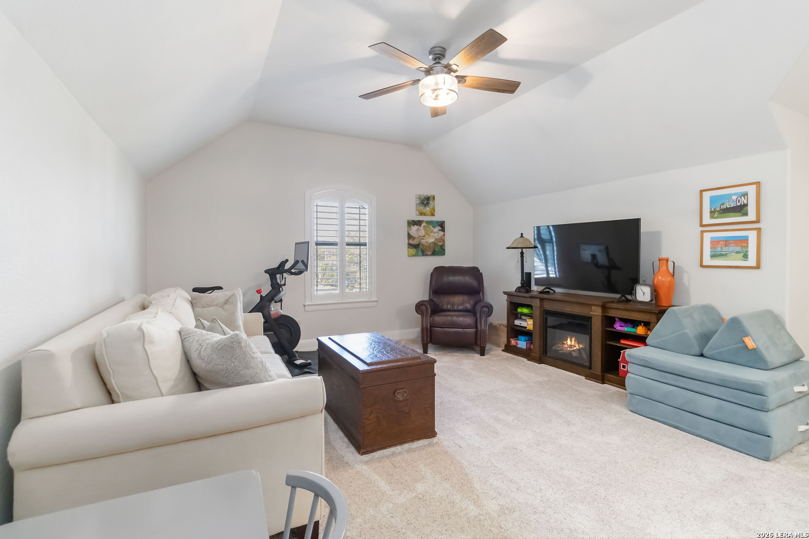 412 ELMWOOD DR
