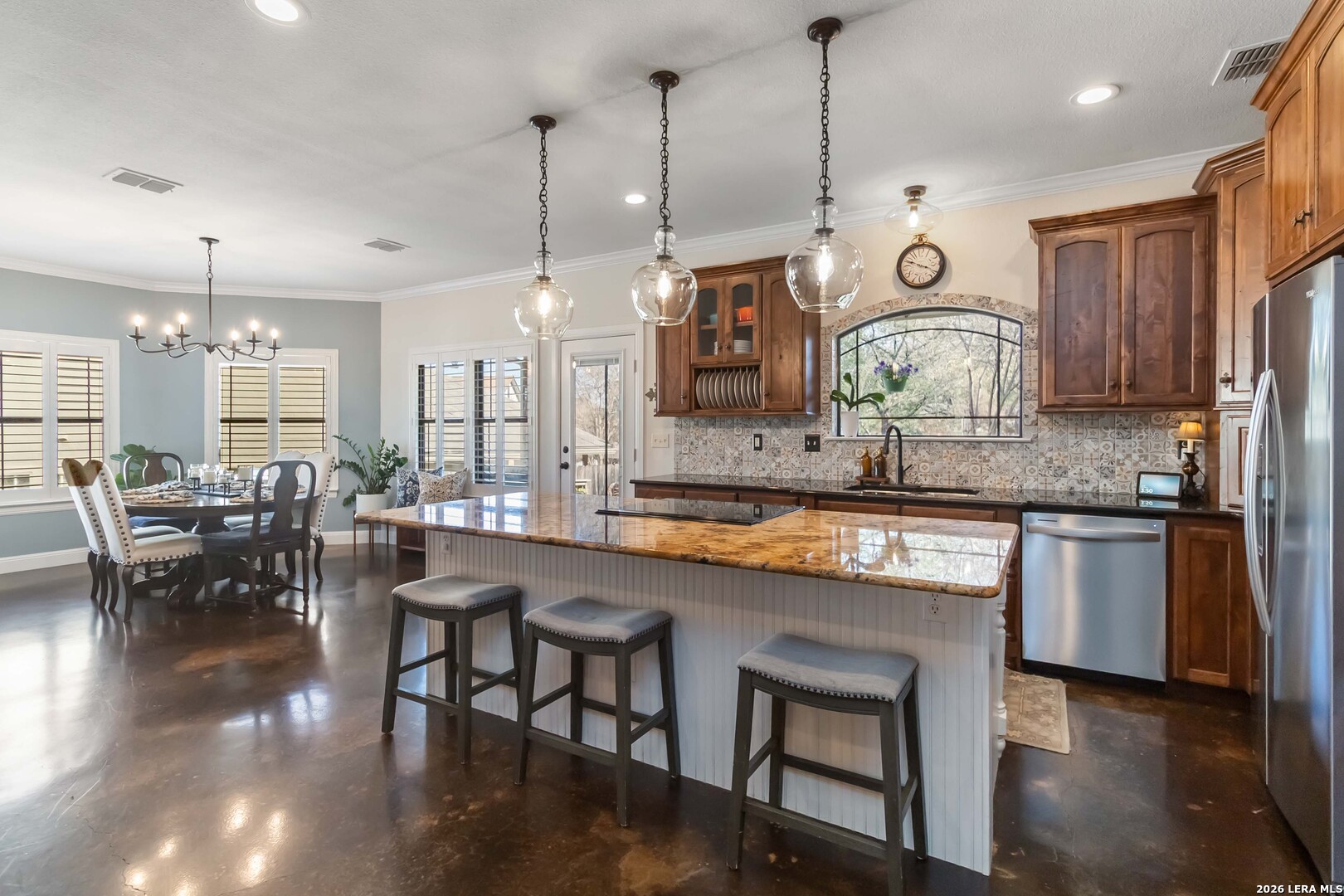 412 ELMWOOD DR