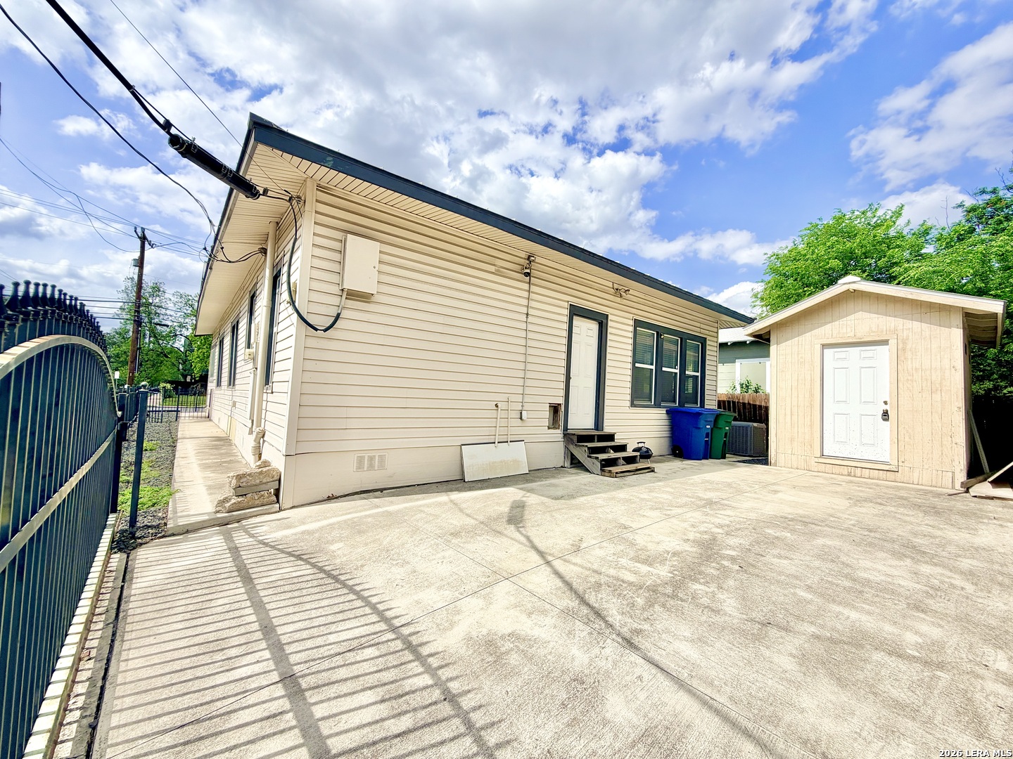 702 E EUCLID AVE