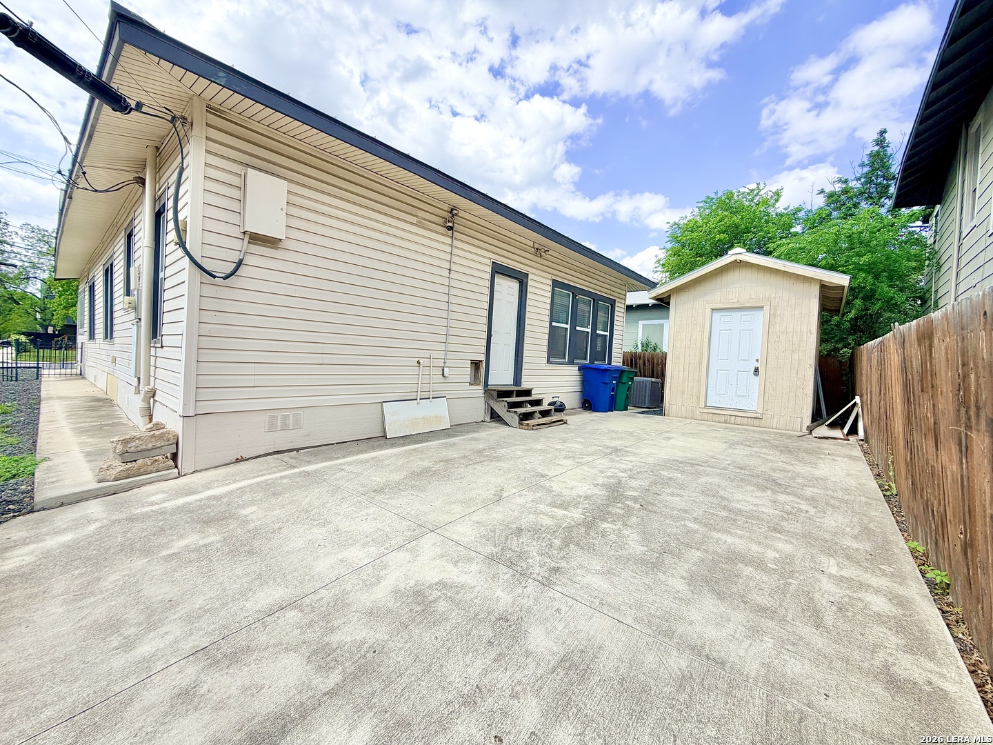 702 E EUCLID AVE