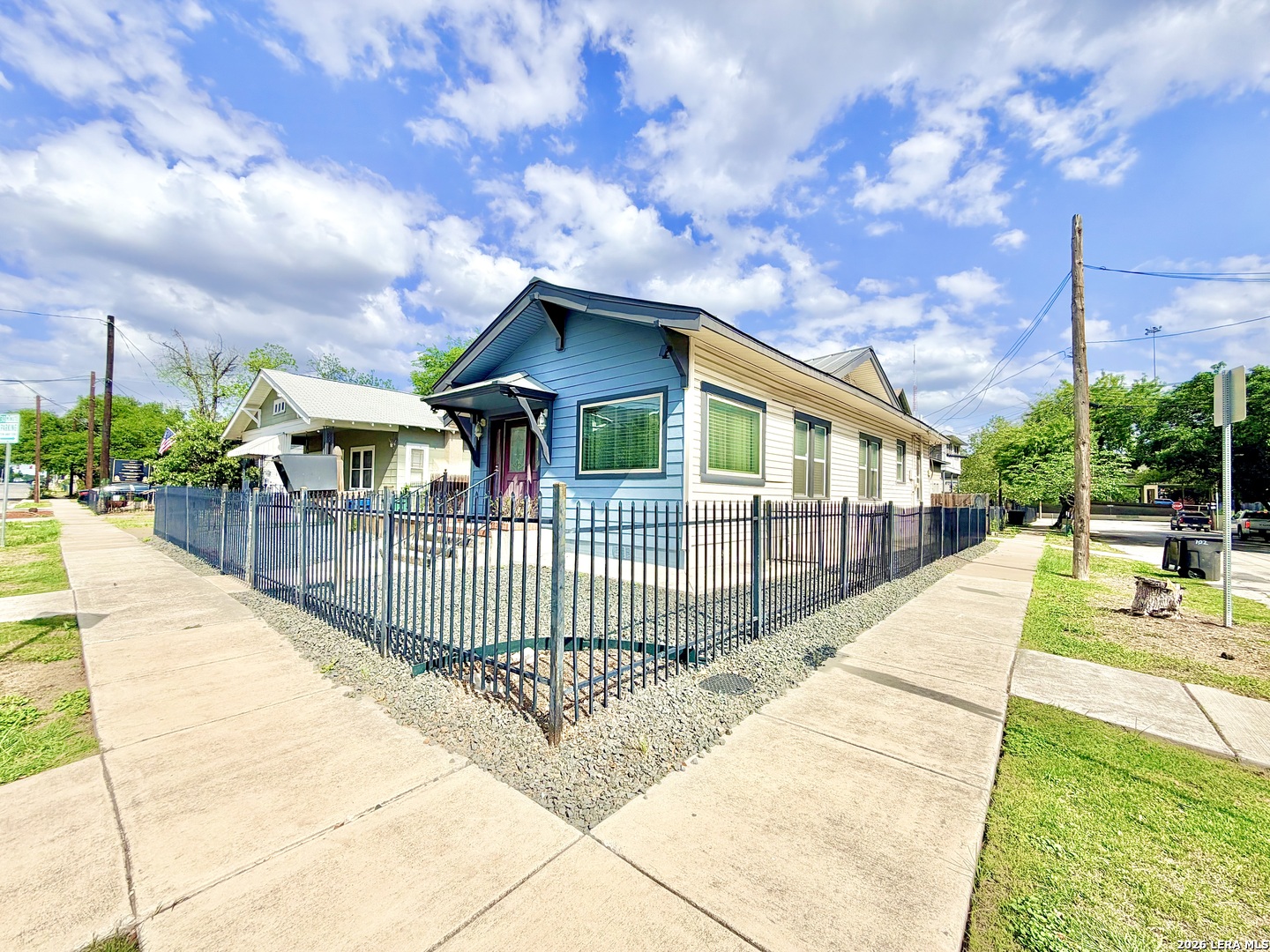 702 E EUCLID AVE