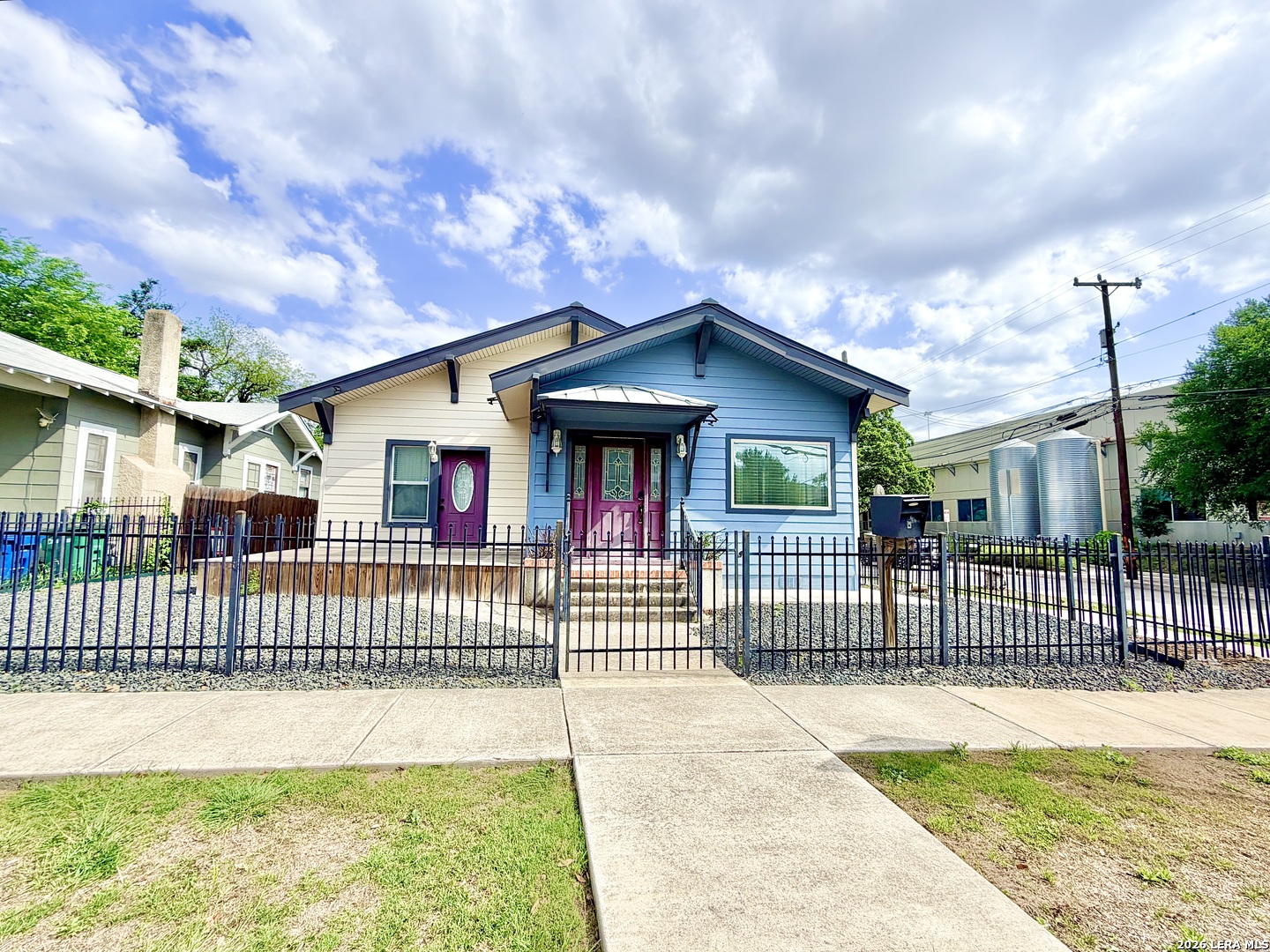 702 E EUCLID AVE