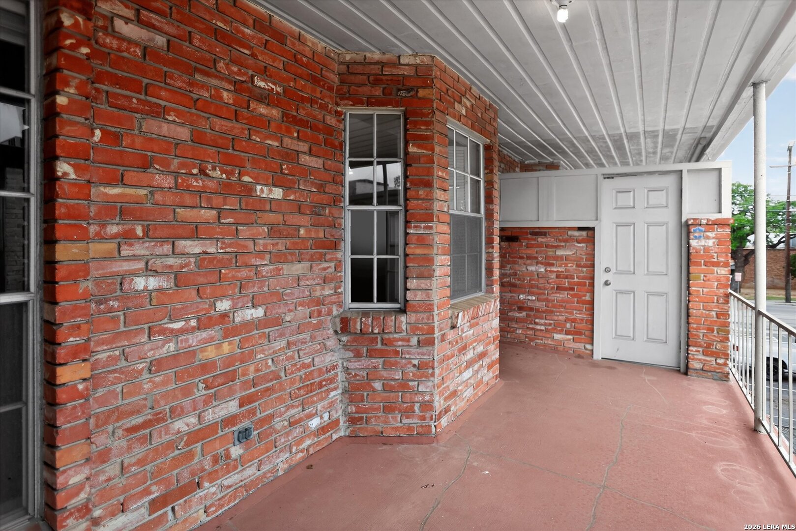 8033 N New Braunfels # 400 E
