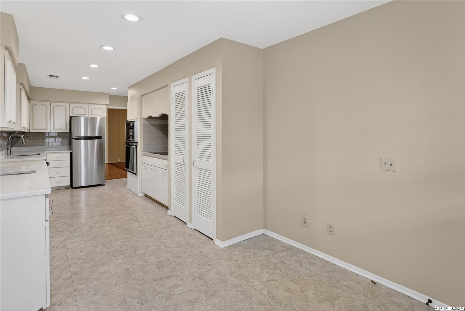 8033 N New Braunfels # 400 E