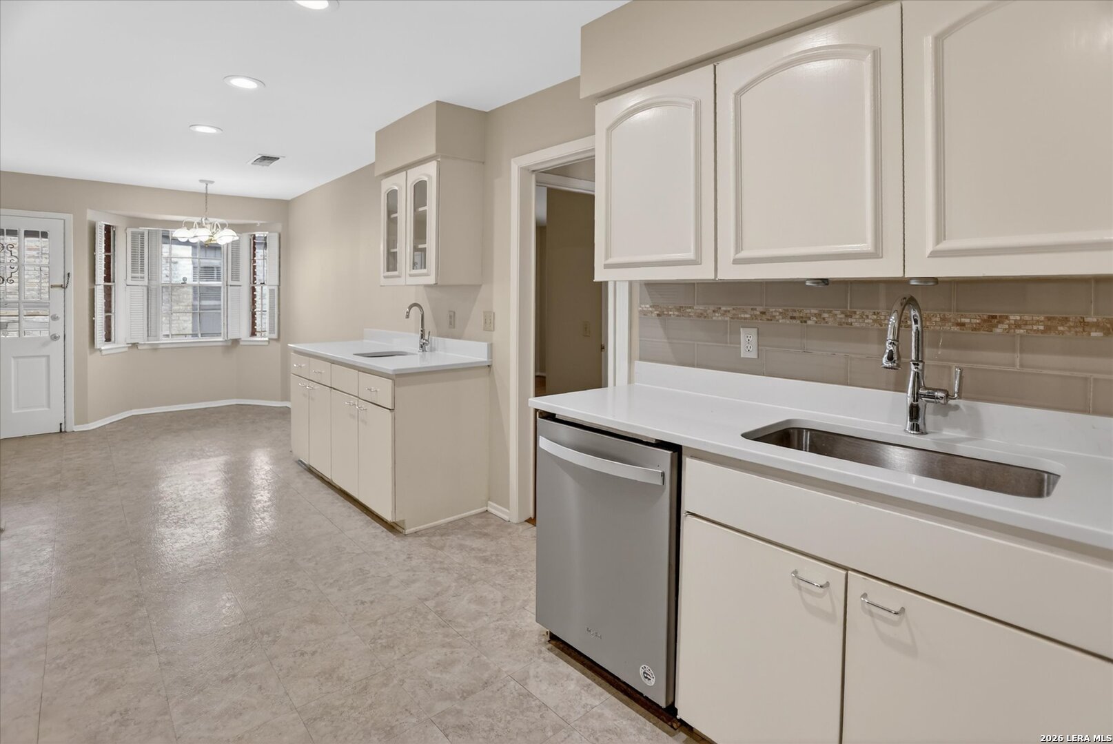 8033 N New Braunfels # 400 E