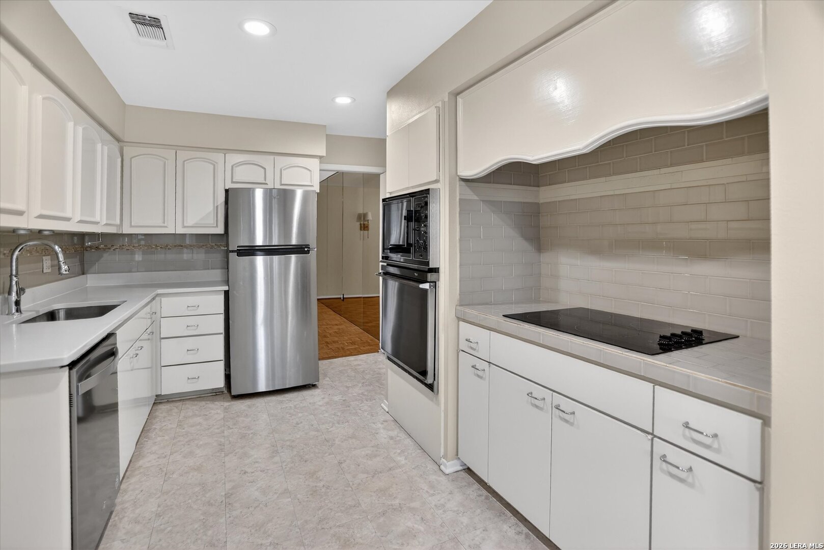 8033 N New Braunfels # 400 E