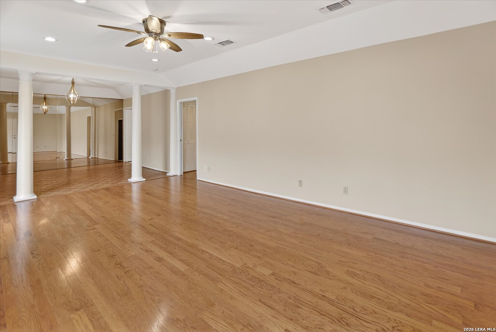 8033 N New Braunfels # 400 E