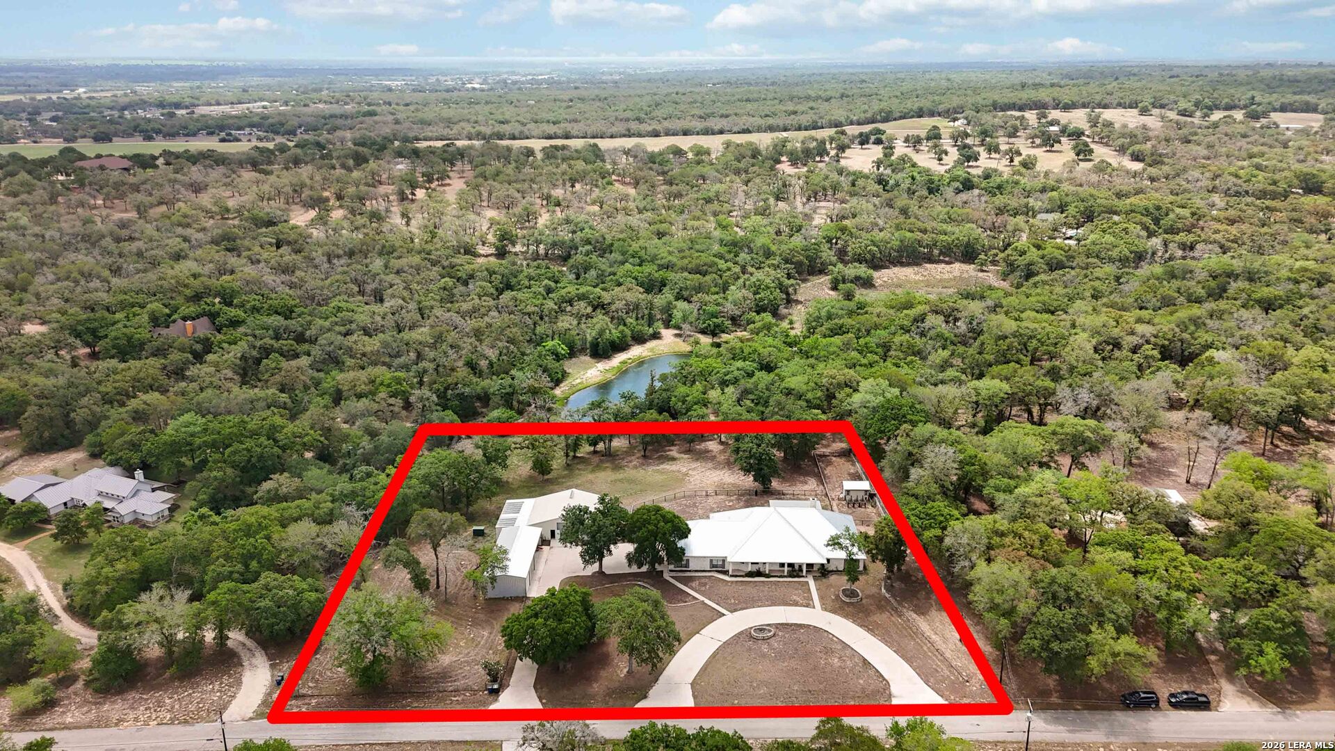 233 TWIN OAKS DR