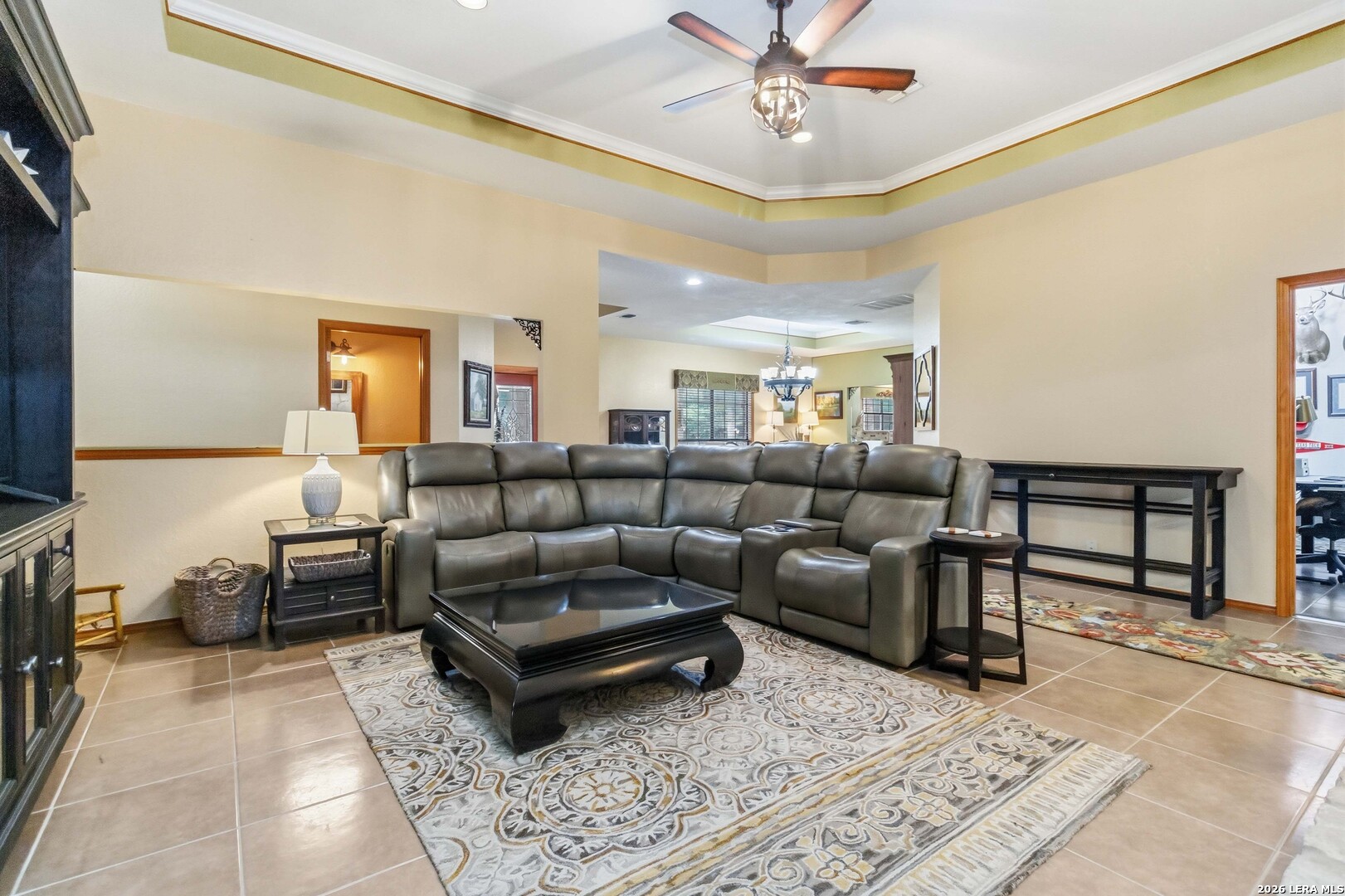 233 TWIN OAKS DR
