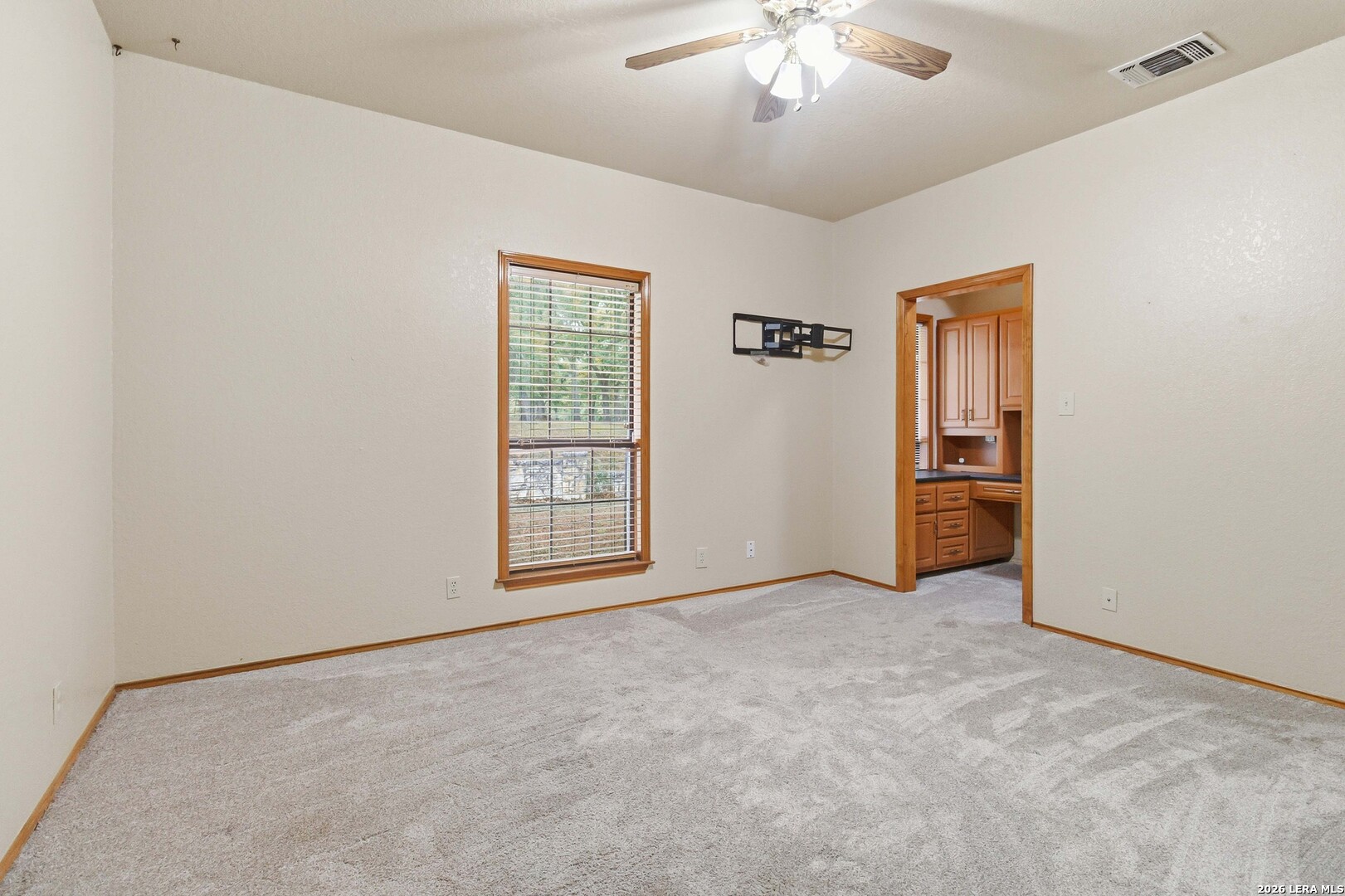 233 TWIN OAKS DR